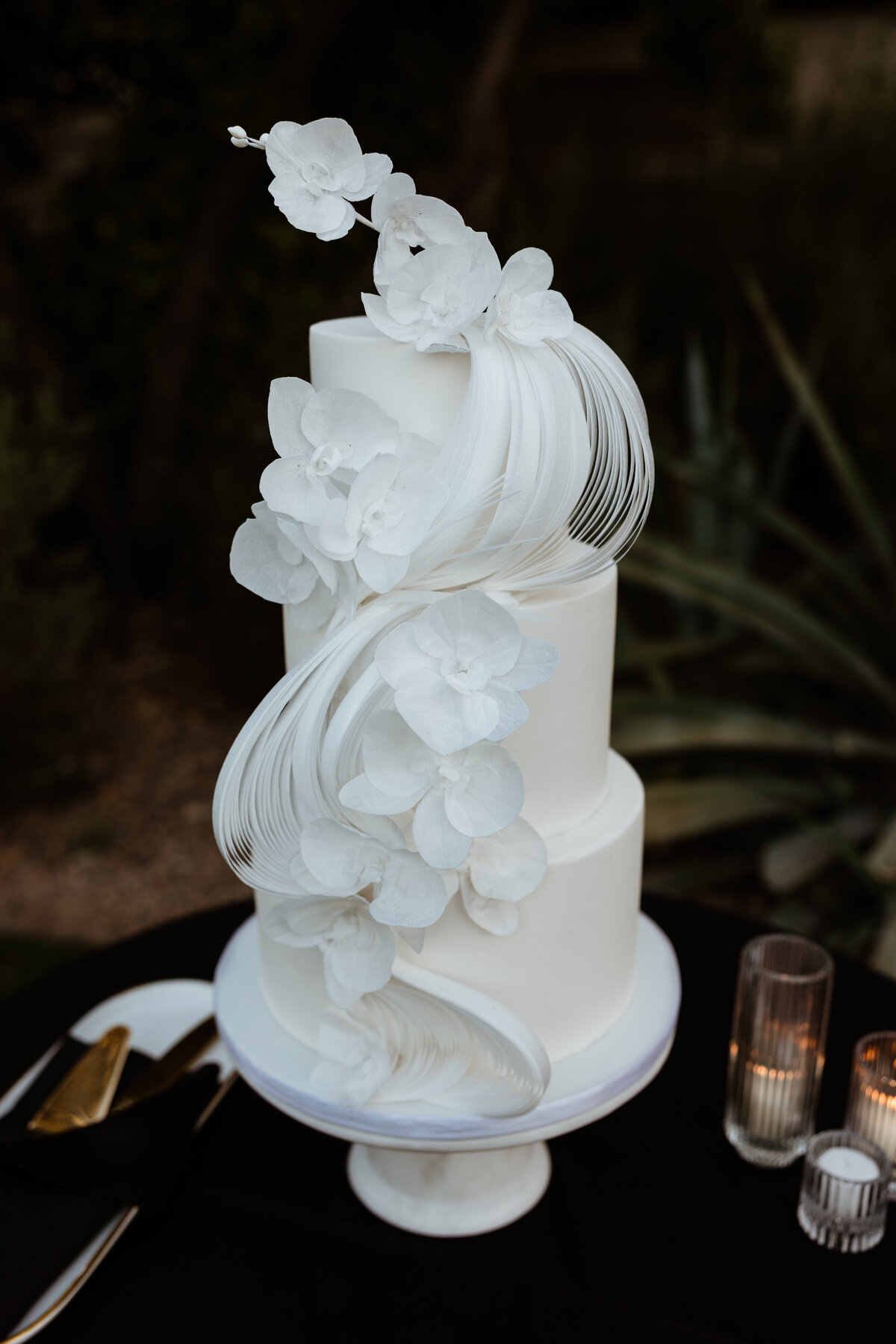 modern-white-orchid-tiered-cake