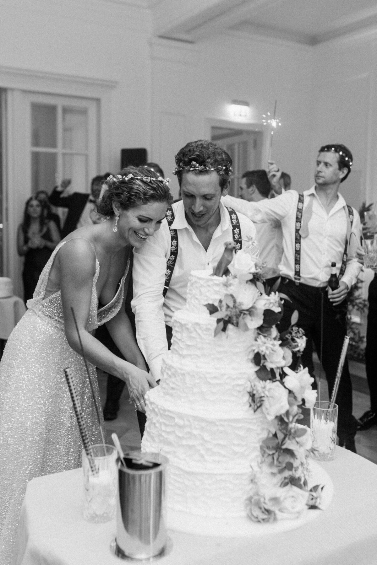 Maïlys Fortune Photography Husband Wife Wedding Weddings Photography France Switzerland Italy Timeless Dreamy Imagery Bilingual French English Destination Weddings Destination Wedding Provence French Riviera Paris Lake Como Tuscany162