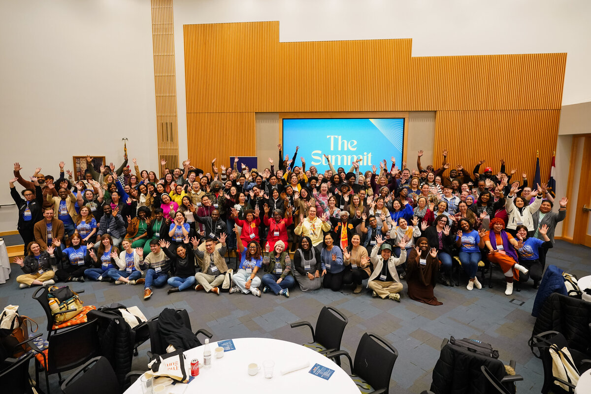 kansas-city-event-photography-0445-stage-group-photo-cheering