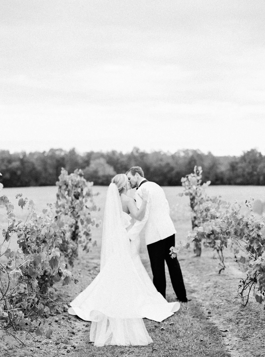 NikkiSanterre_VirginiaFilmWeddingPhotographer_BurlingtonPlantationWedding_SierraandJustin-274