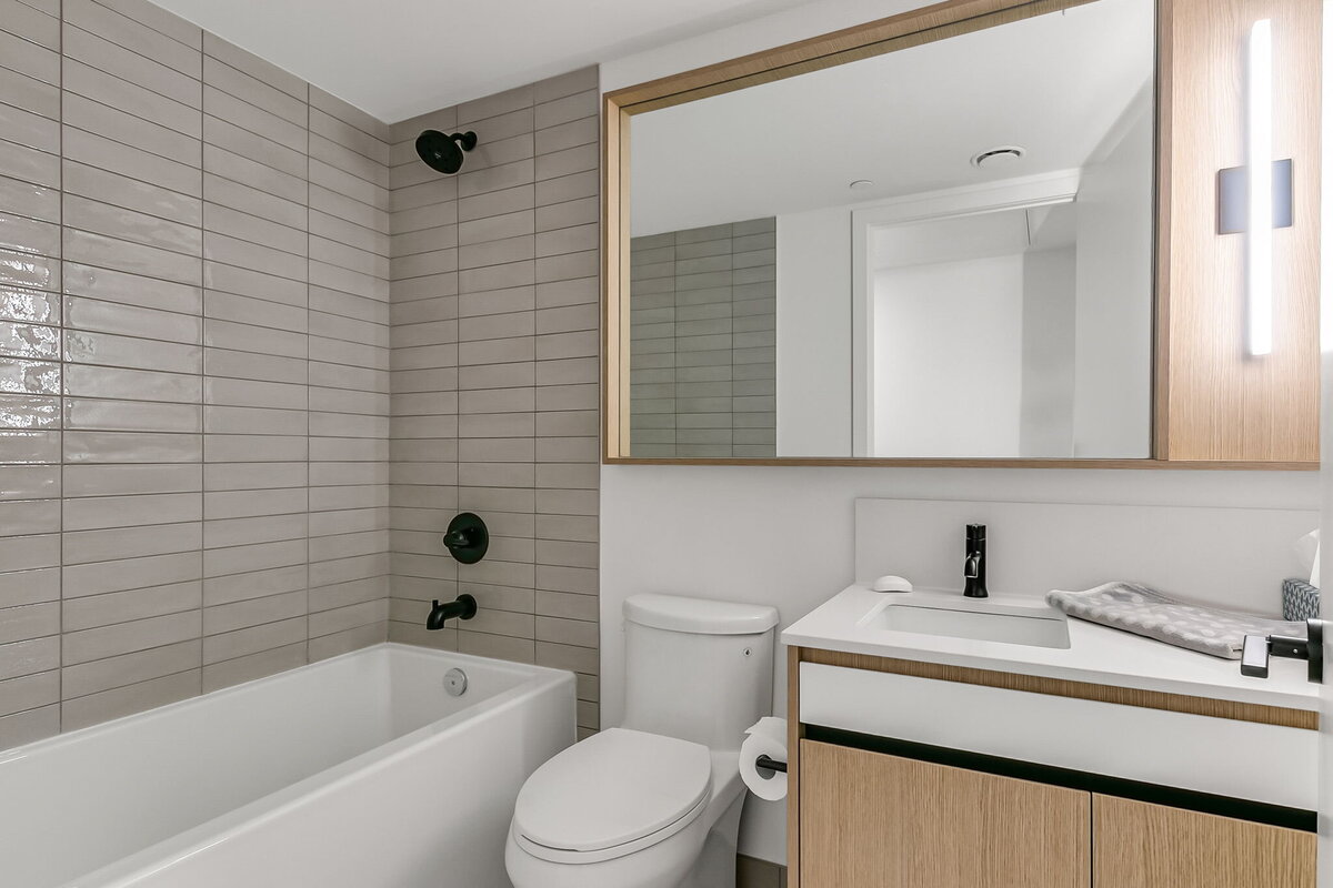 23-web-or-mls-44_001_Bathroom