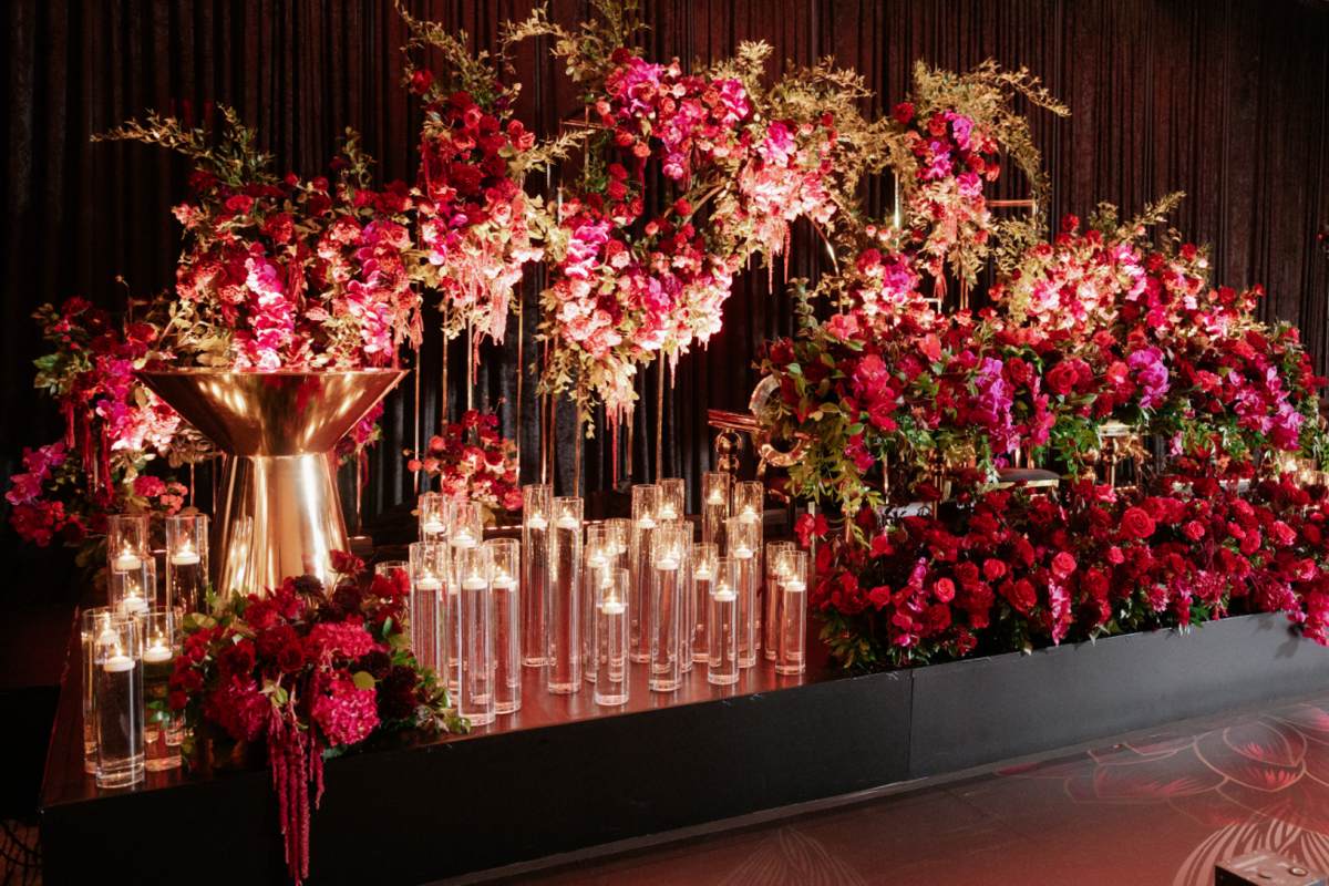 black-gold-pink-burgundy-wedding-reception-greenery-floating-candles-sweetheart-table
