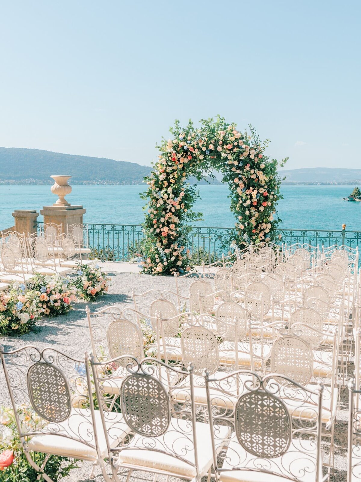 floral-arch-with-view-of-lake-annecy2