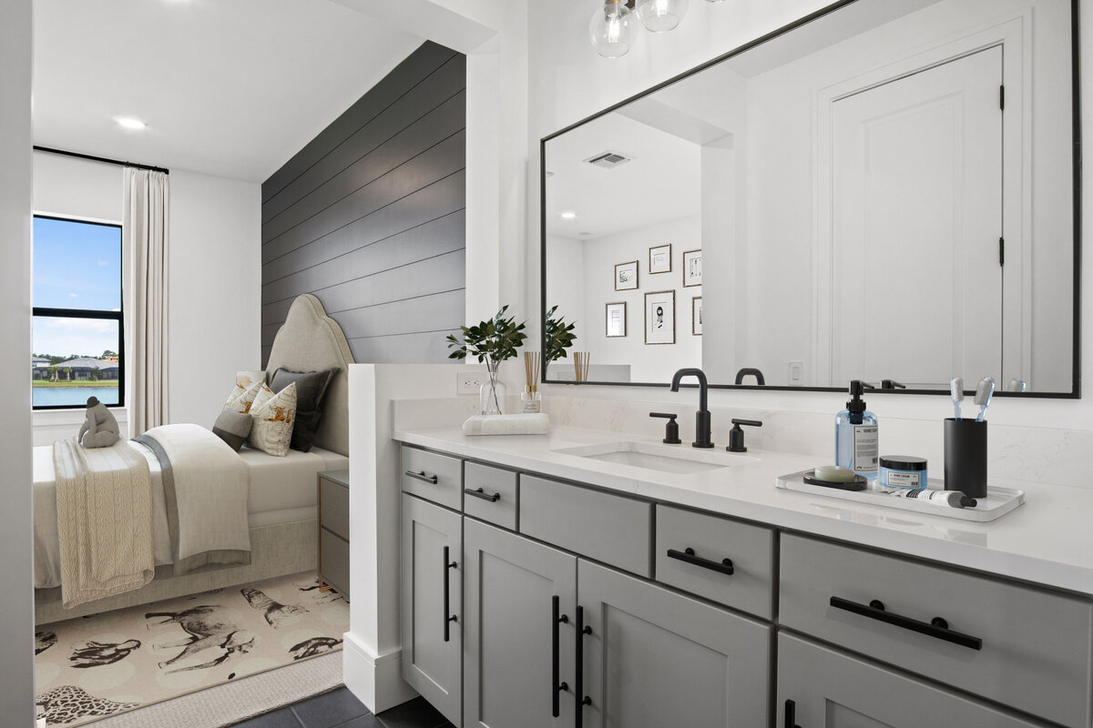 19536 The Place Blvd Bathroom 1 Virtually Staged v2