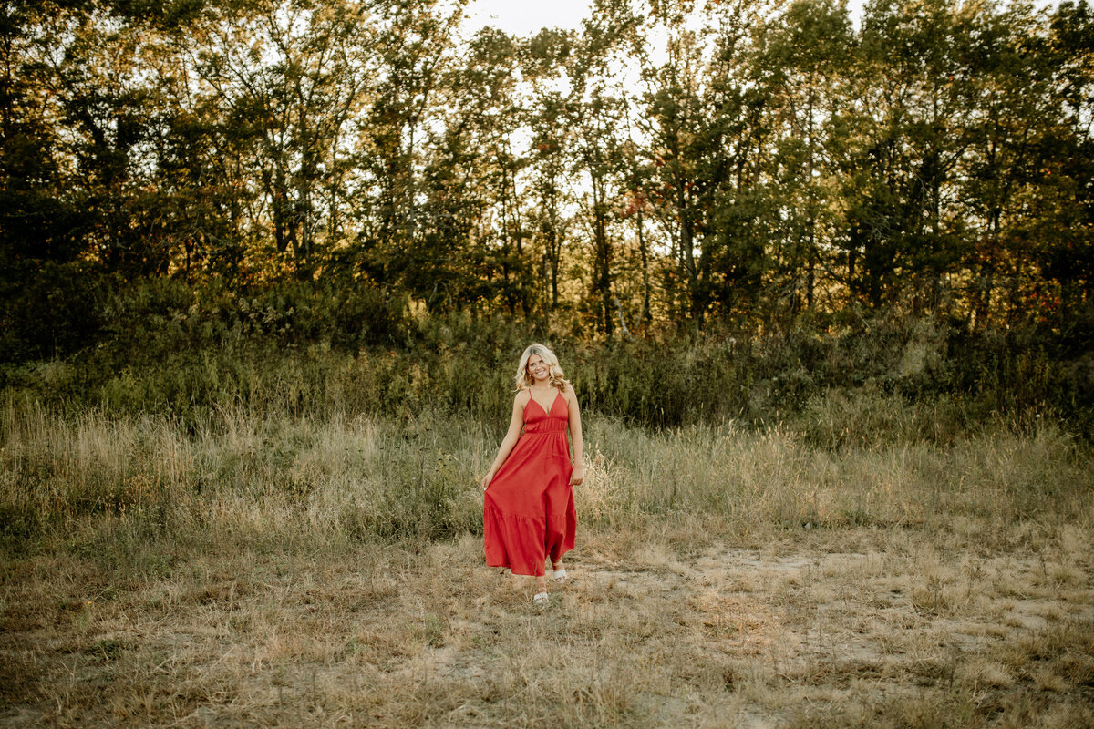 Northern Minnesota senior photos at Minnesota Point, photographed by Emmie Verdell Photo.