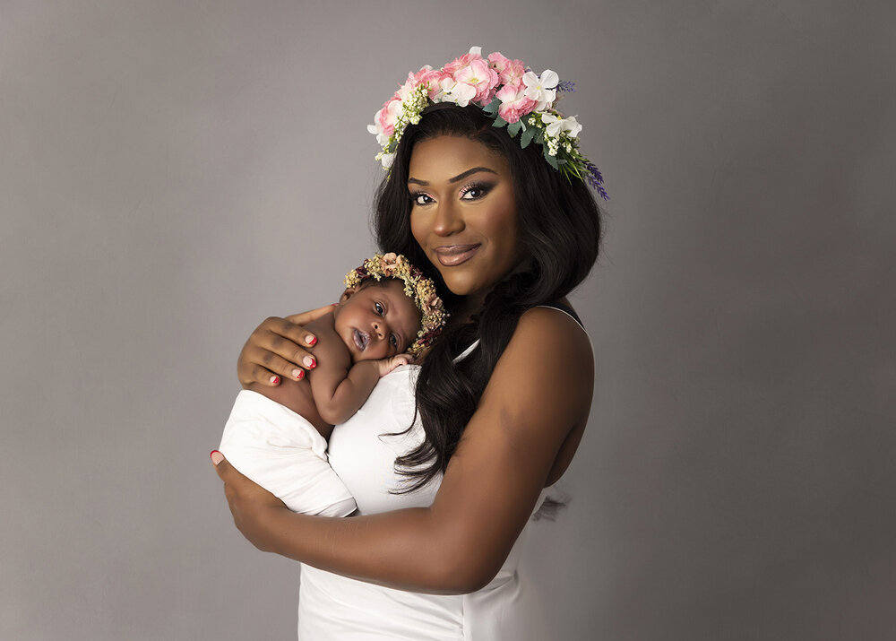NEWBORN_BABYBABYGIRLWITHMOTHERFLORALHALOS