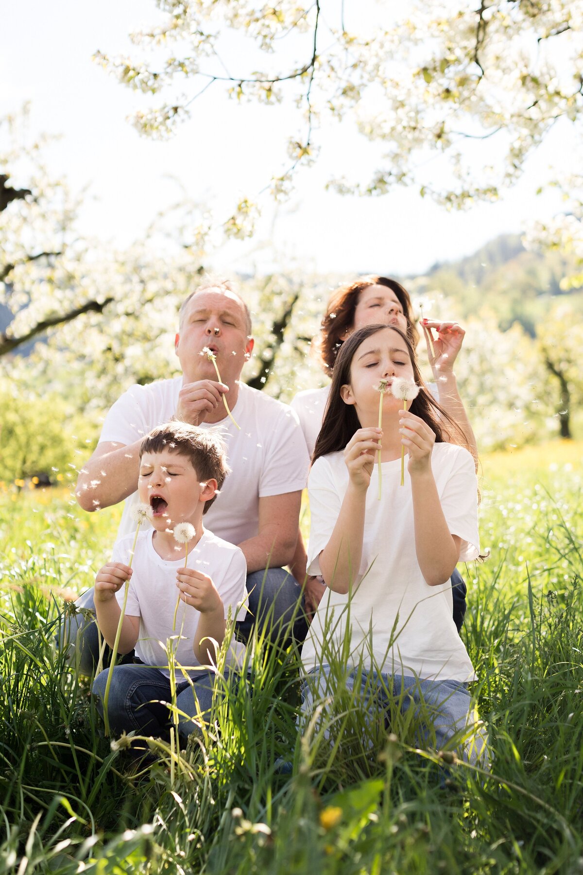 Familienshooting-Familienfotos-Aargau-Zuerich-Frühling-Fricktal-Kirschblüte-20