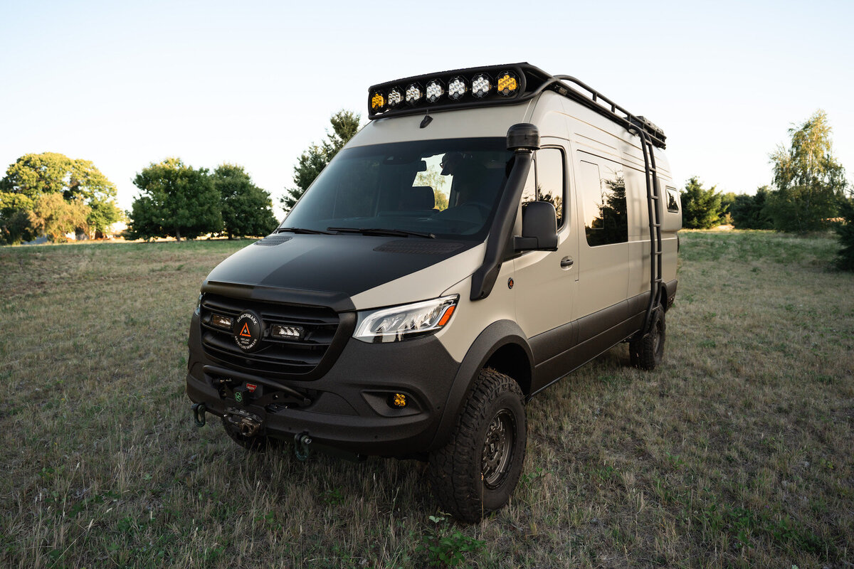 1_CeCeVan122_BenchmarkVehicles2025CeceVan122_BenchmarkVehicles2025_DSC3981