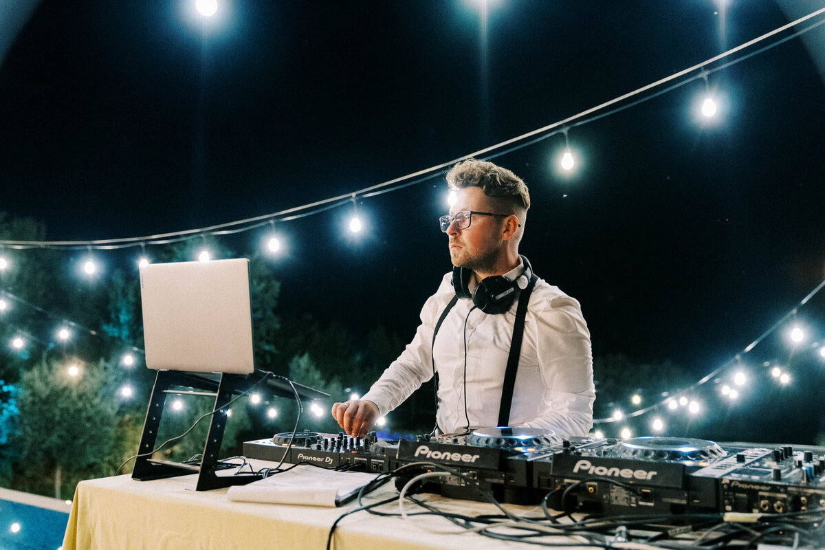 W1-Wedding-Photos-Alexander-and-Katerina-2023-07-08-2500px-1171