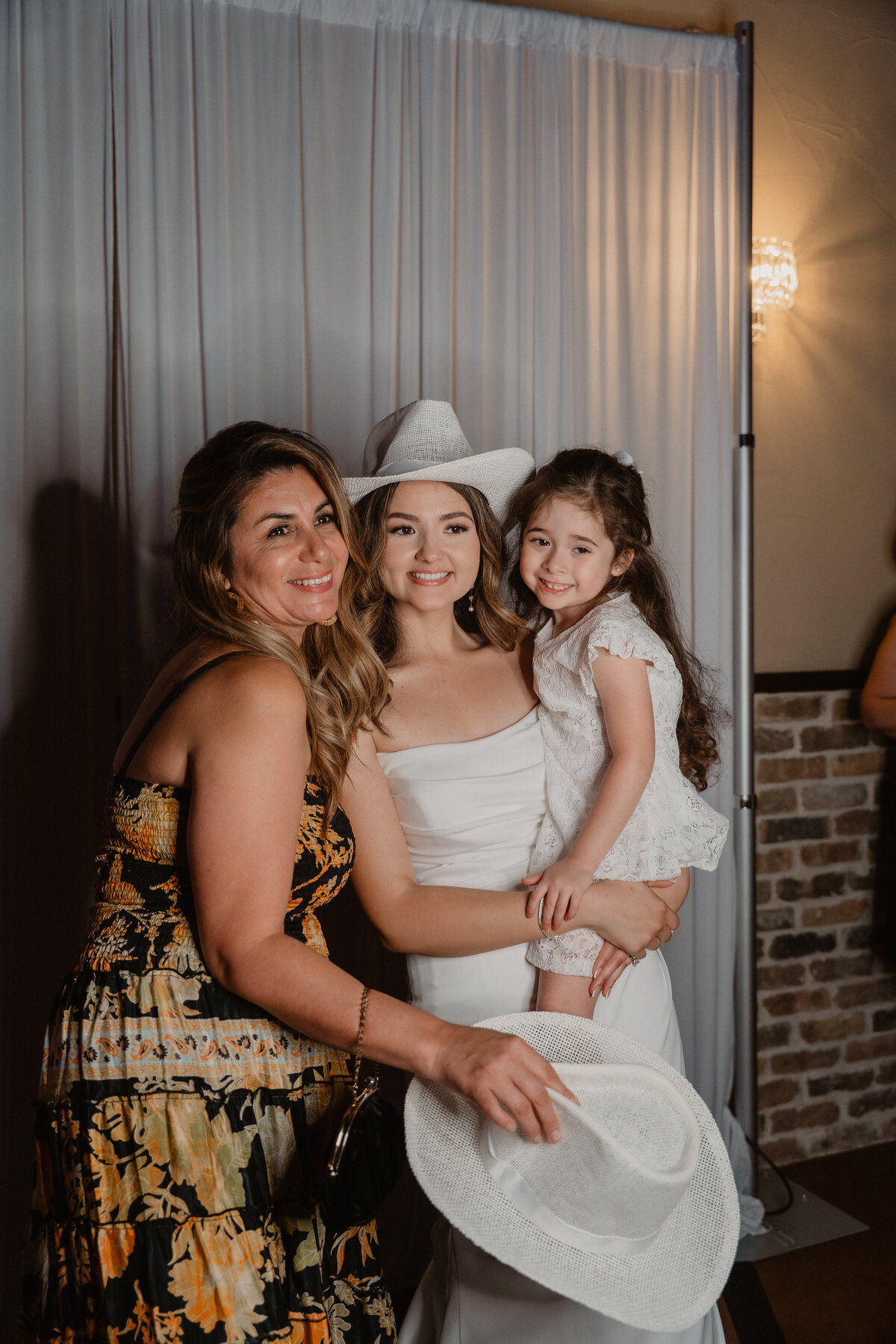 N&TWeddingPreviews-78