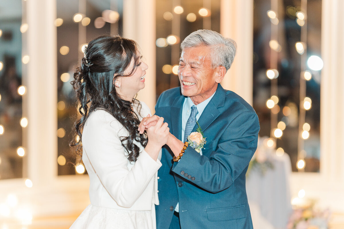 Chateaux at Fox Meadows Colorful Spring Wedding Light and Airy Elena Spraguer Photography  0180