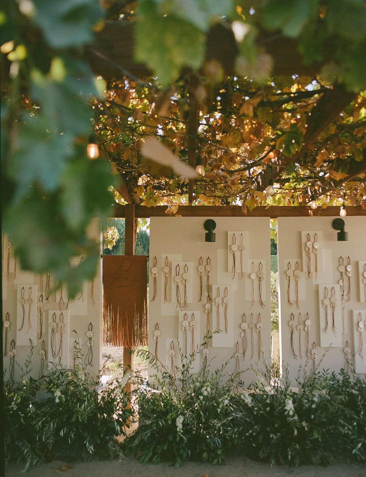 editorial-film-wedding-photographer-based-in-los-angeles-and-new-york-city-wedding-venue-Roblar-Farms-santa-ynez-by-rachel-artime-wedding-photography-43711