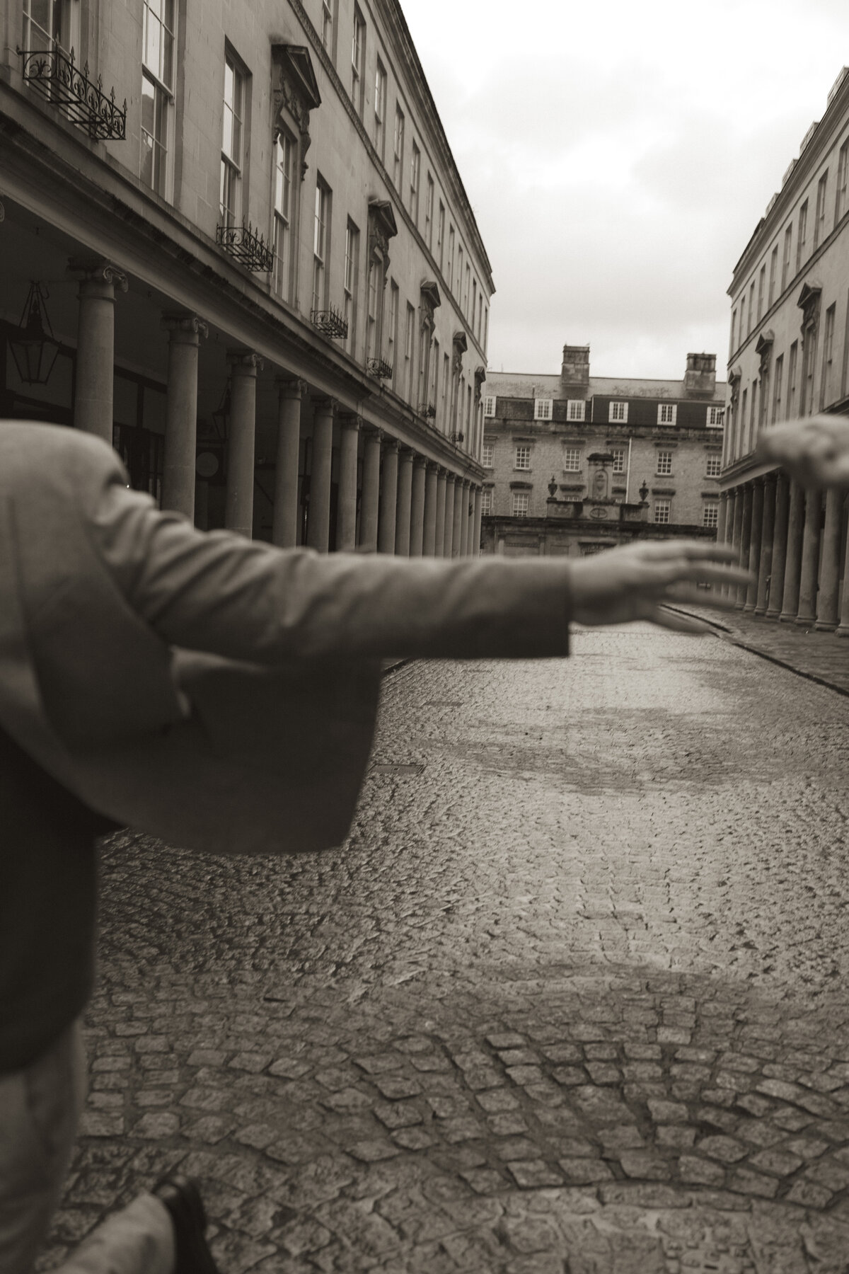 Bath-city-engagement-photographs-10