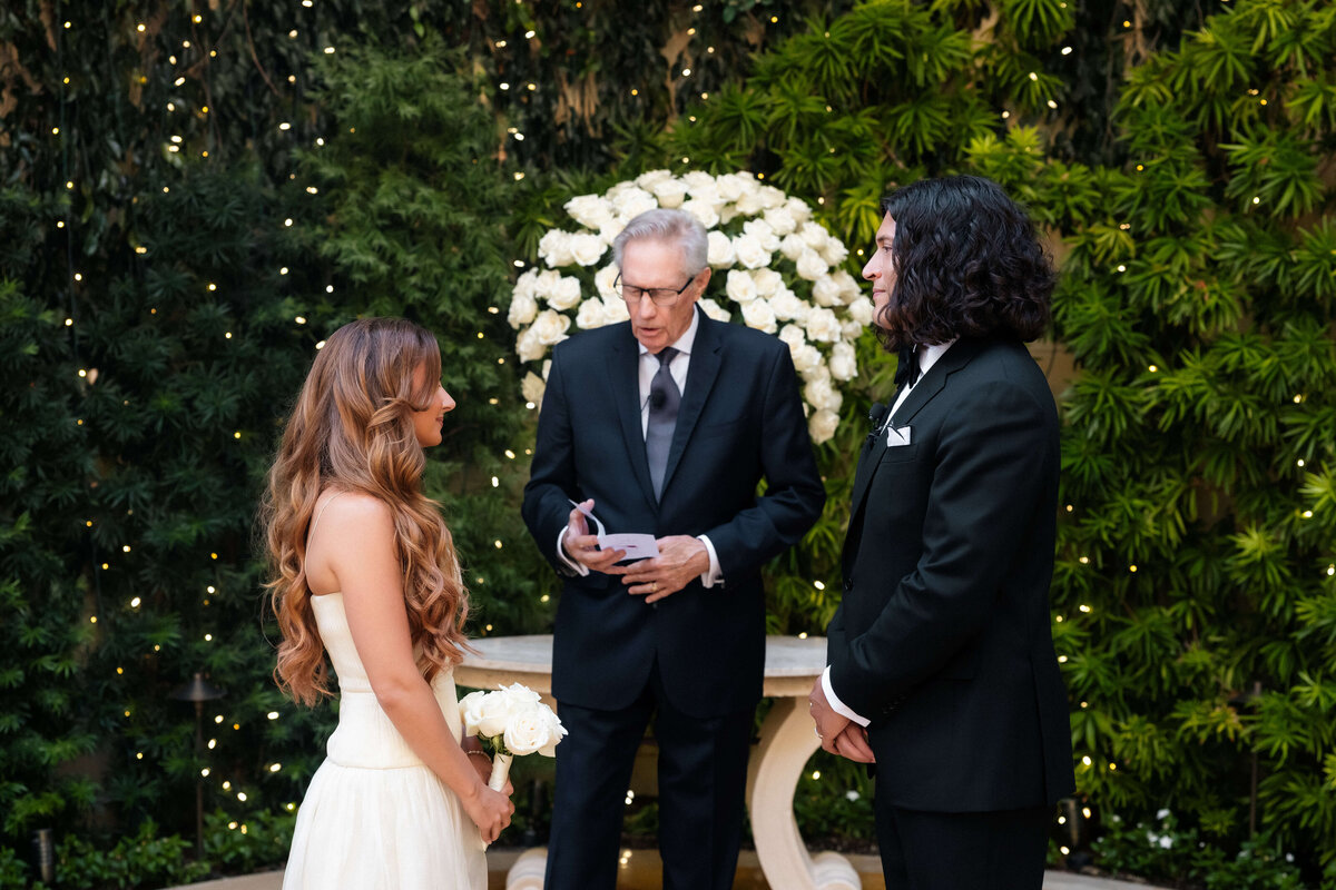 33_riskyexposure_shoshana-kyle_las-vegas-elopement-photography