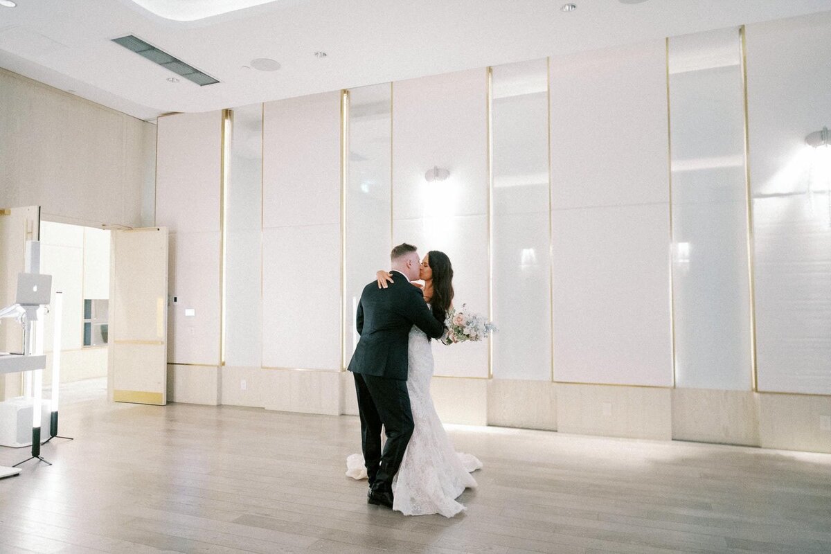 W9-Wedding-Photos-The-Pearle-Burlington-Lake-Ontario-Stephen-and-Oksana-2024-09-29-2500px-1222