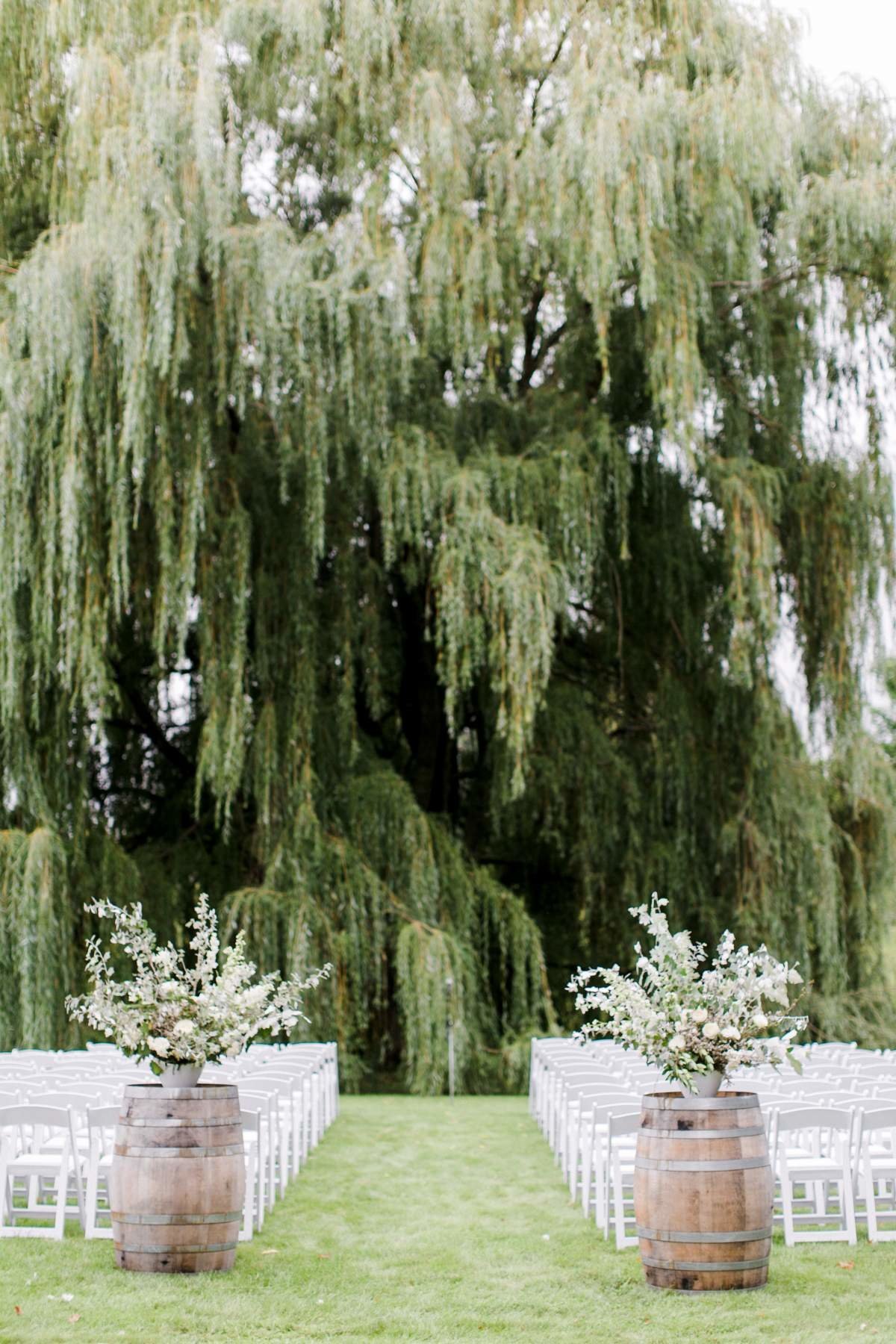 outdoor-wedding-ceremony-ideas-with-wine-barrels