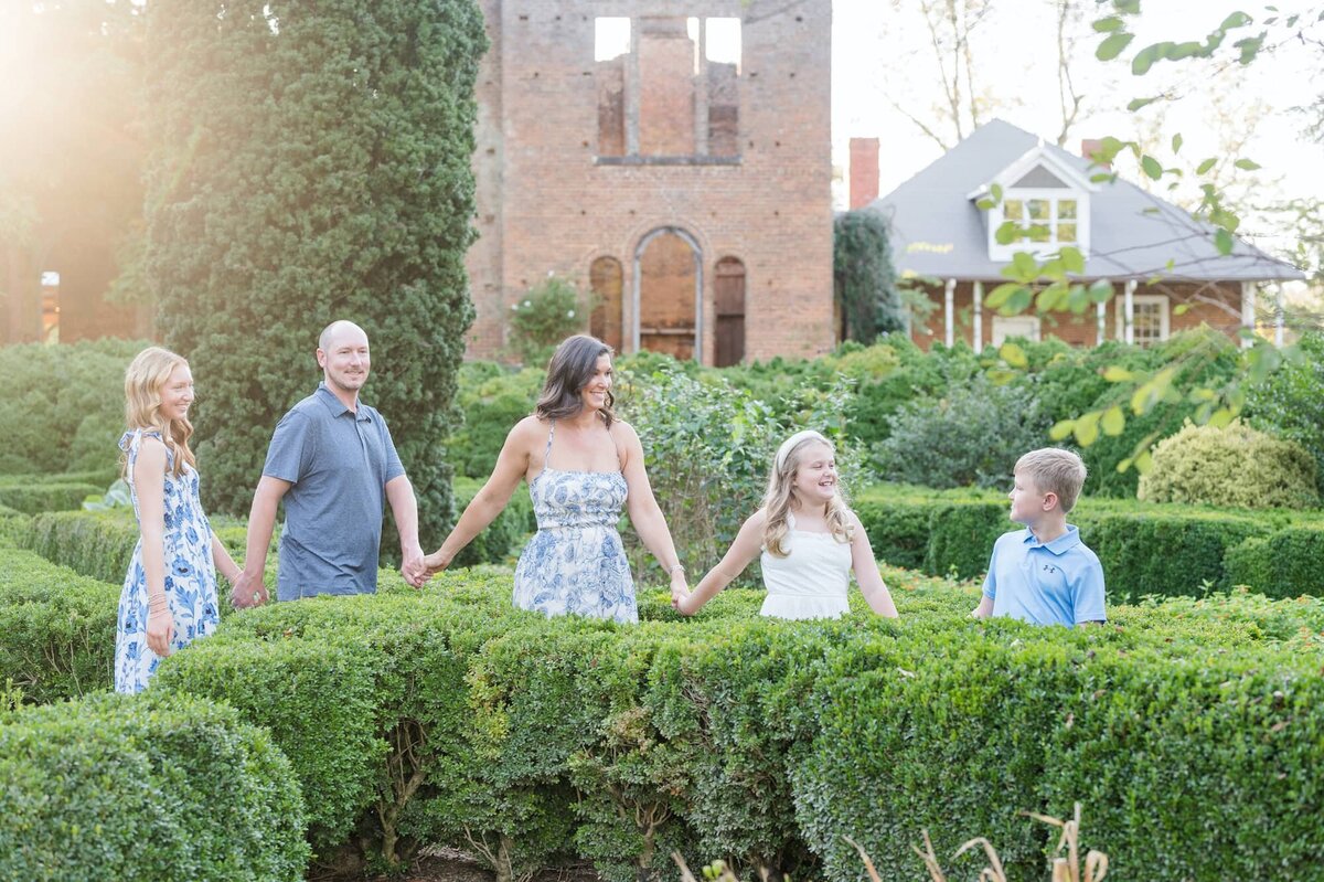 Elli-Row-Photography-Barnsley-Gardens_6244_1