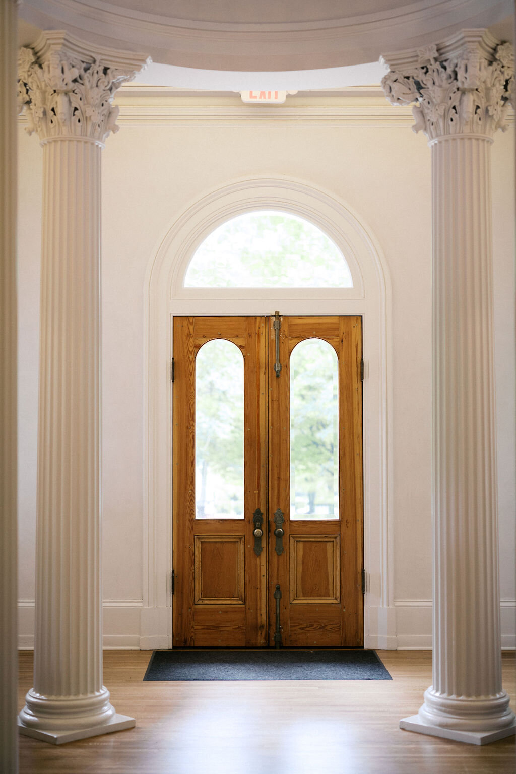 Historic Architecture Romantic Columns_Heights House Fall Wedding_Katie Stoltz_Photography