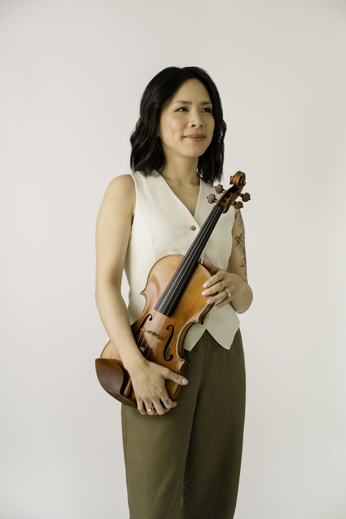 Megan Yee Standing Violin