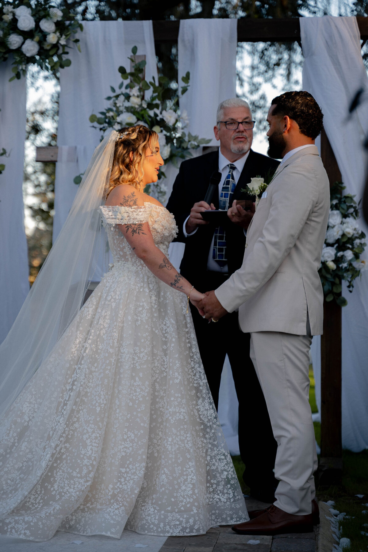 Orlando based Wedding and engagement photo studio