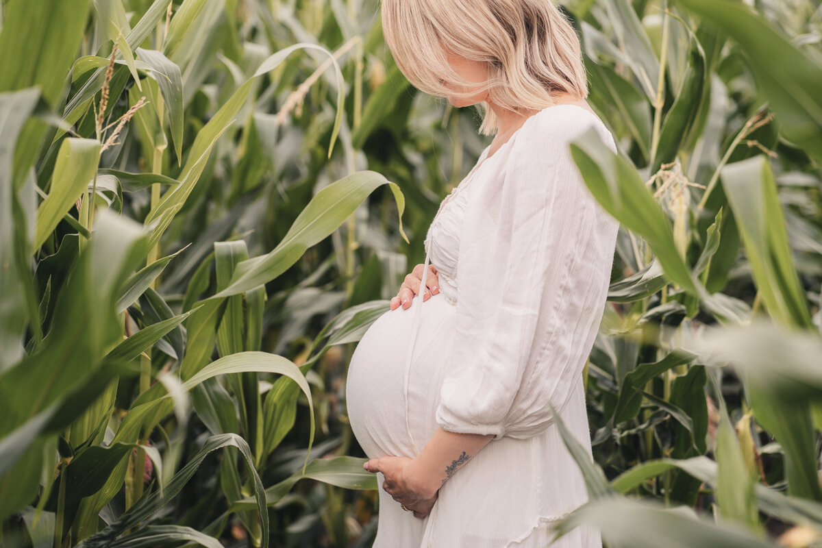 CoCo Jones Photography_Oxfordshire Photographer_Corn Field Maddy-4