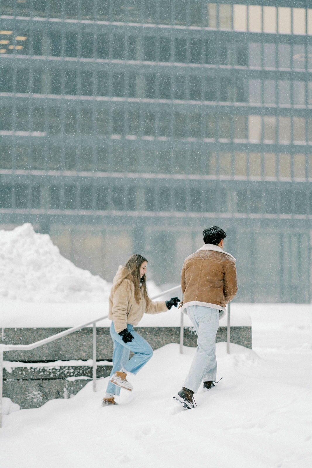 E10-Winter-snowy-engagement-photoshoot-in-Toronto-Zhan-and-Tina-2025-02-16-2500px-1081