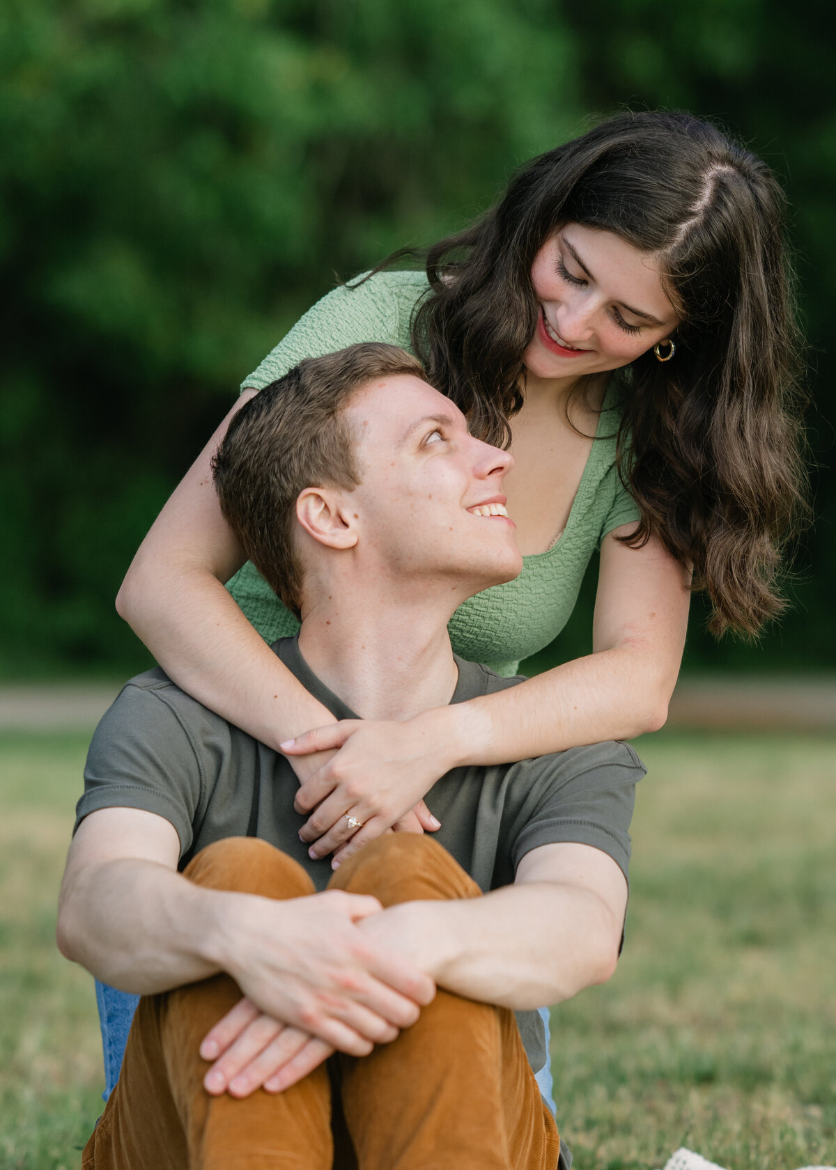 couple hug at lincoln park seattle