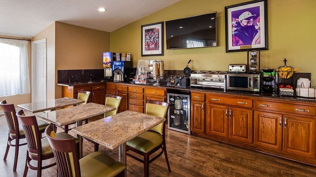 Best Western Catalina Inn - Hotel Breakfast Area and Dining