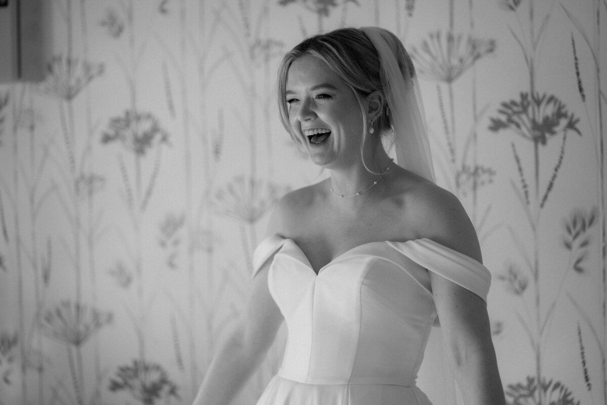 GraceDovePhotography_Hattie&Jake_WeddingPrep-133