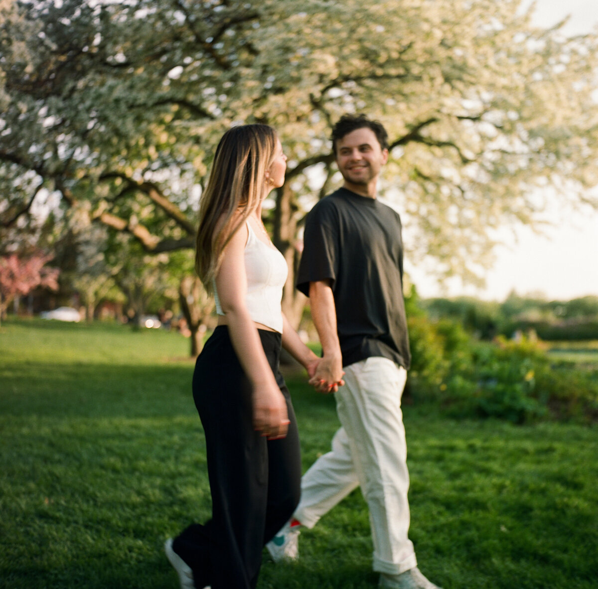 Lyndale-Rose-Garden-engagement-R&K-Will-DeGraw-Clever-Disarray-10