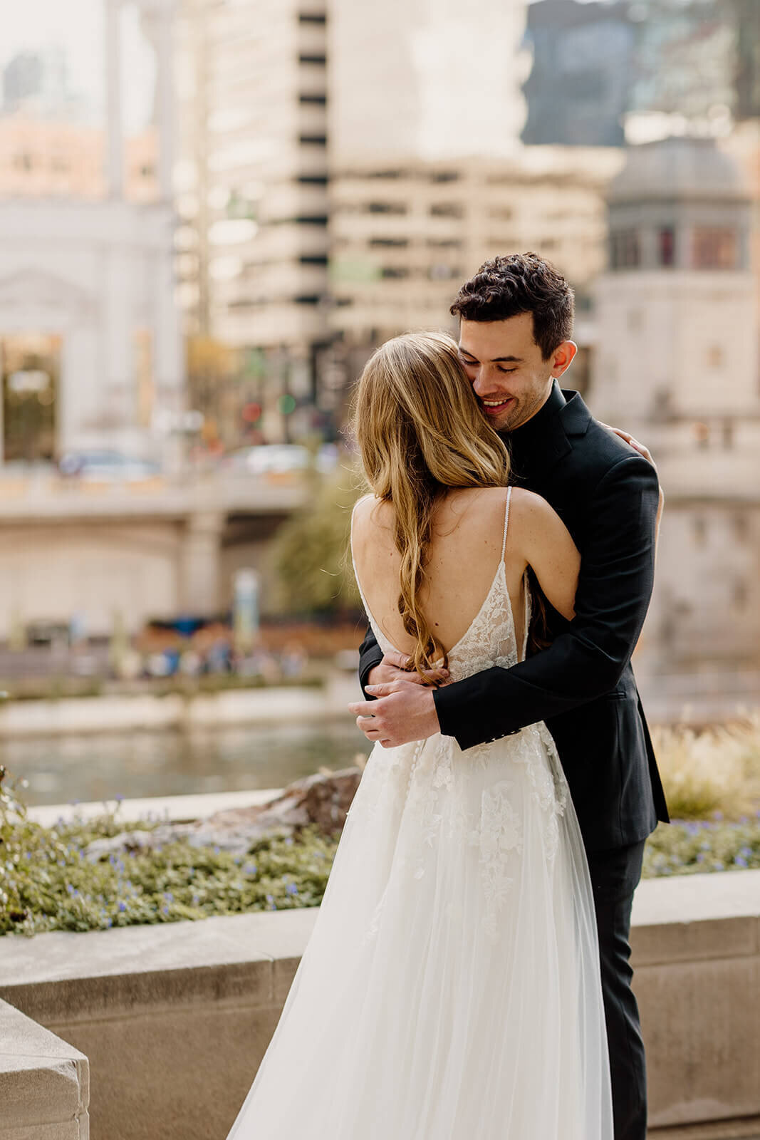 galleria-marchetti-modern-chicago-downtown-wedding-005