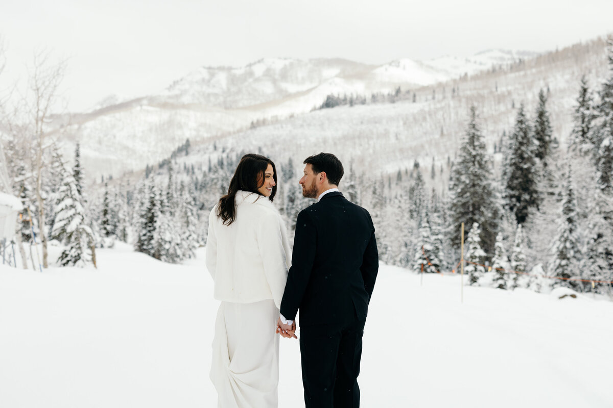 Kendra&Jackson_SkiWedding_SolitudeUtah_FlowEventGroup-823