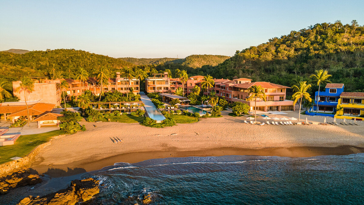 El-Careyes-club-and-residences-beach-mexico-0451