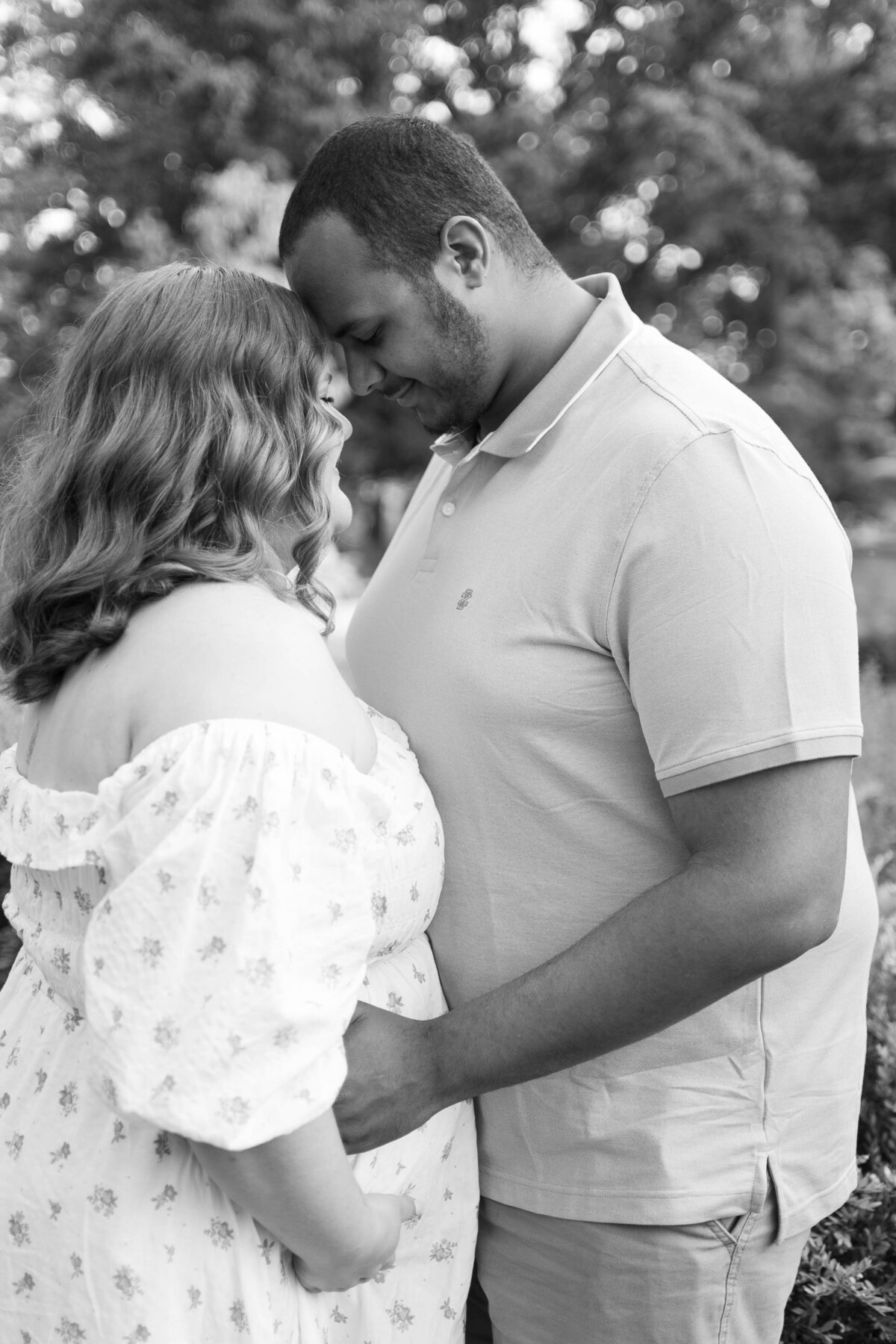 Taylor Elizabeth Photography Weddings and Lifetyle Photographer in Indiana Maternity + Family Photo 11