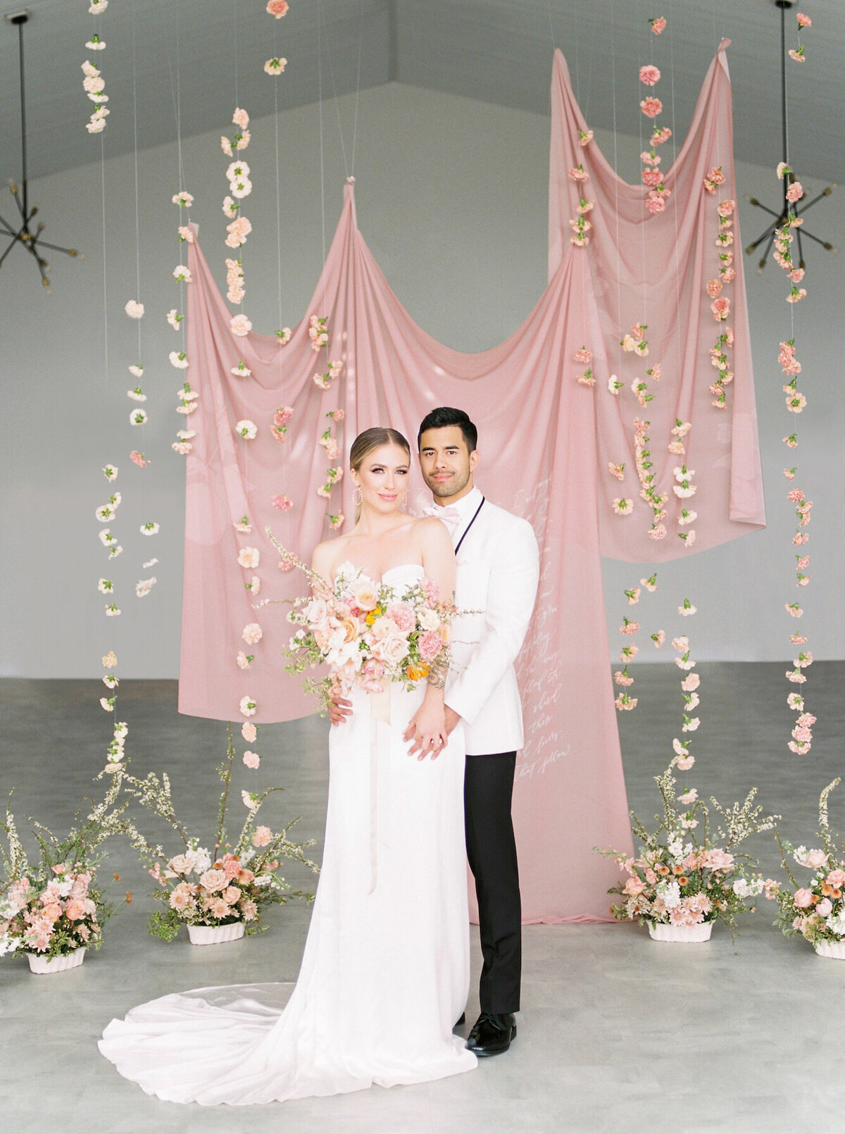 floral-and-field-design-bespoke-wedding-floral-styling-calgary-alberta-peach-kiss-editorial-ceremony-set-up-21