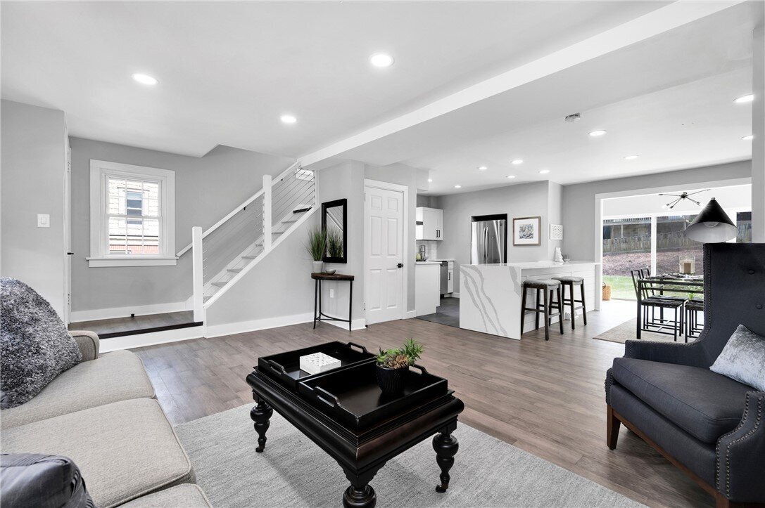 Vacant home staging with contemporary furnishings to showcase spacious living areas