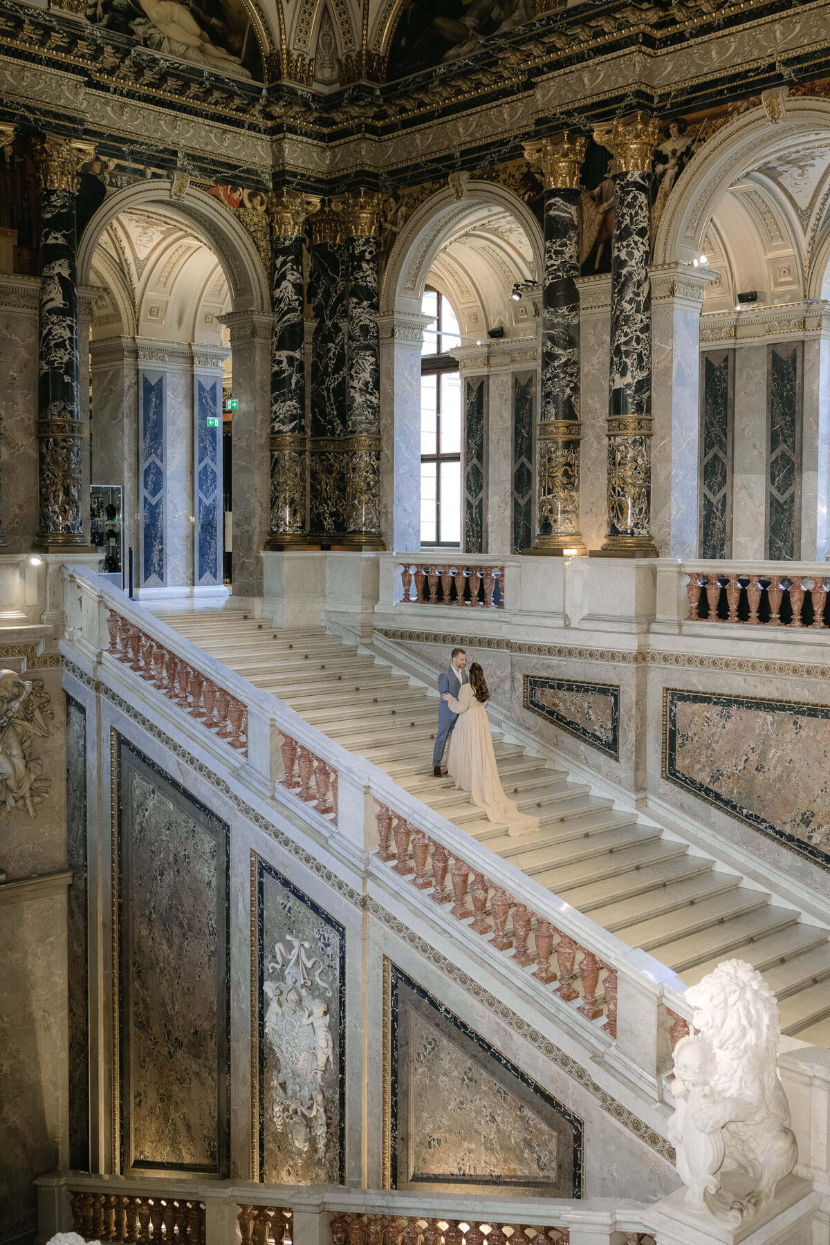 Engagement in Fine Art Museum in Vienna