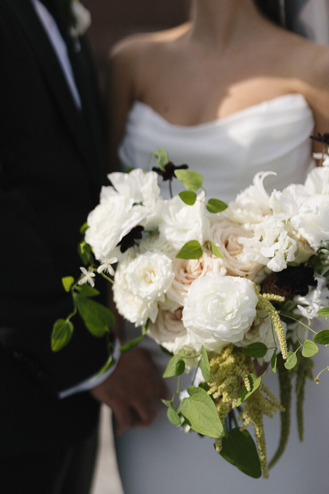 emily-drew-wedding-bridal-bouquet-dc-springvale-floral