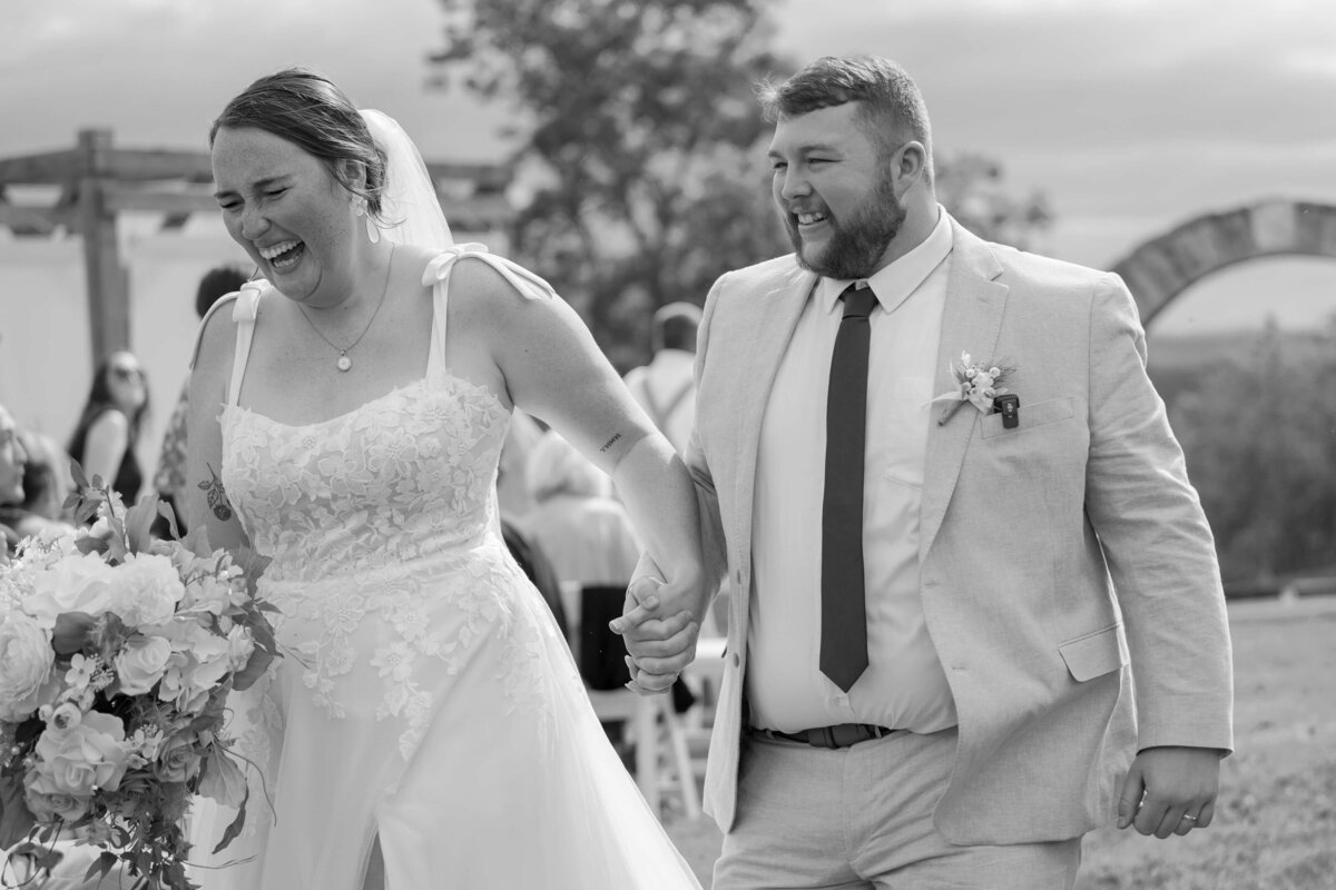 Washington-DC-Documentary-Wedding-Photographers-Oxford-St-Photography-Sneak Peeks-outdoor-spring-wedding-whitegate-farms-pearisburg-virginia-25