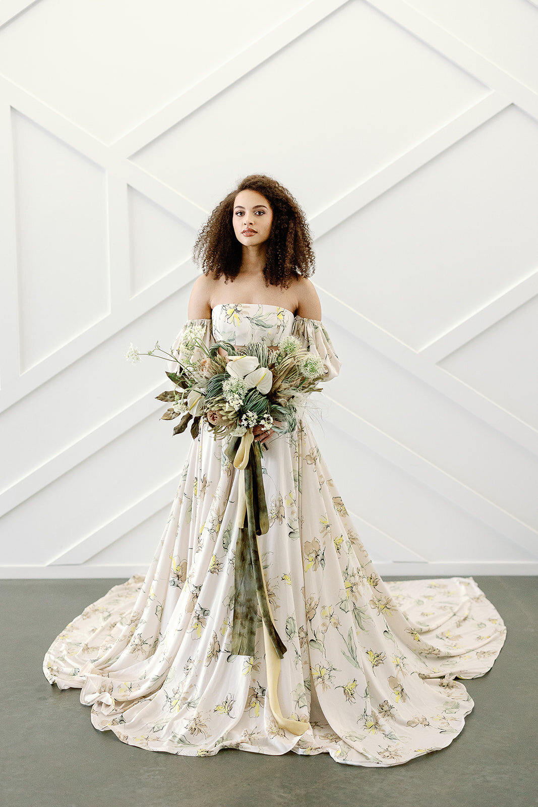 modern, interesting bridal bouquet