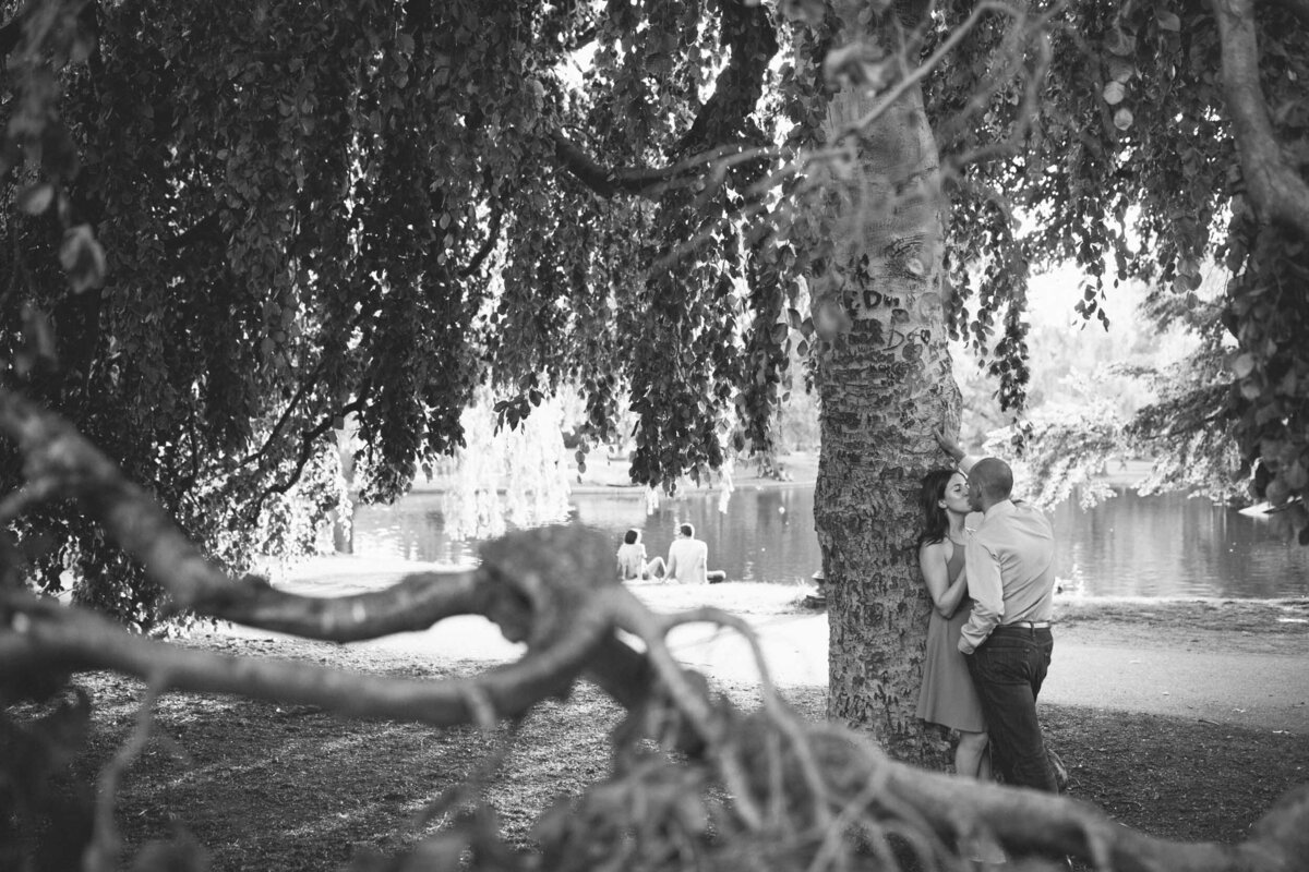 candid-boston-engagement-photographer-zev-fisher058