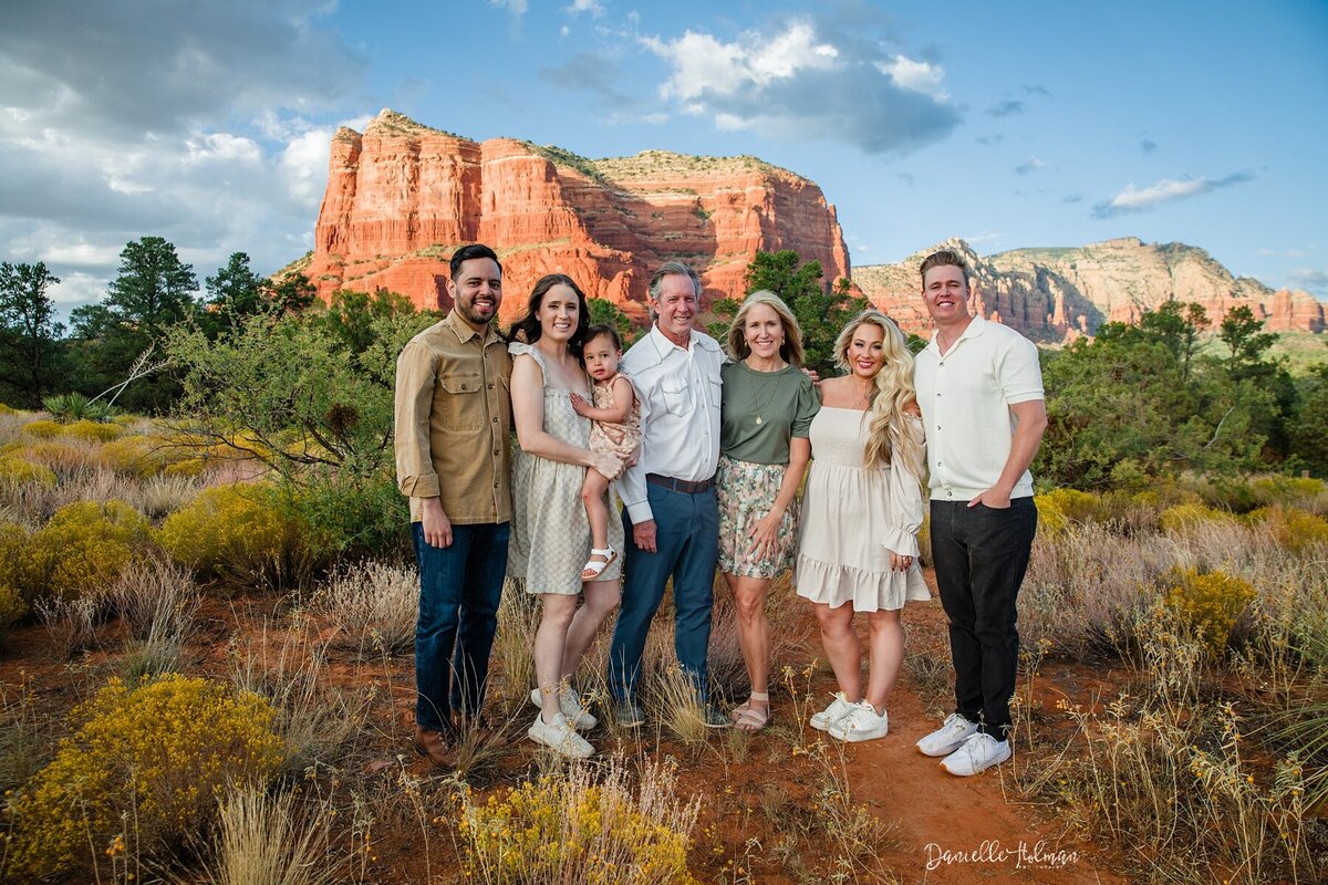 Family_Photographer_in_Sedona_AZ_Danielle_Holman_Photography_Bell Rock_0011