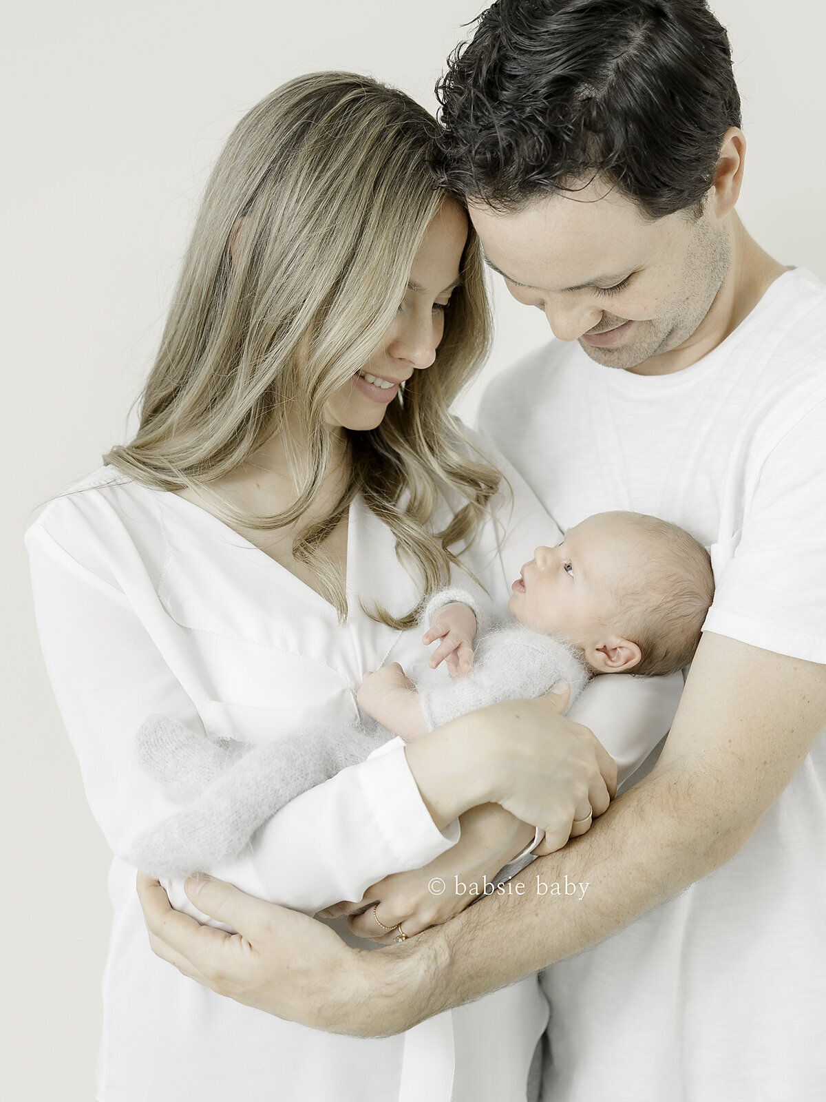 newborn-baby-photo-session-with-parents-san-diego