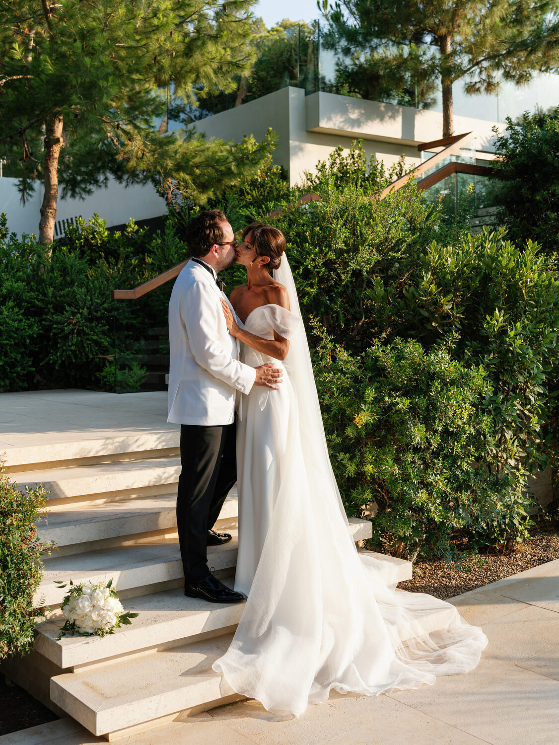 Black-Tie-Wedding-at-Four-Seasons-and-Vouliagmeni-Lake-065