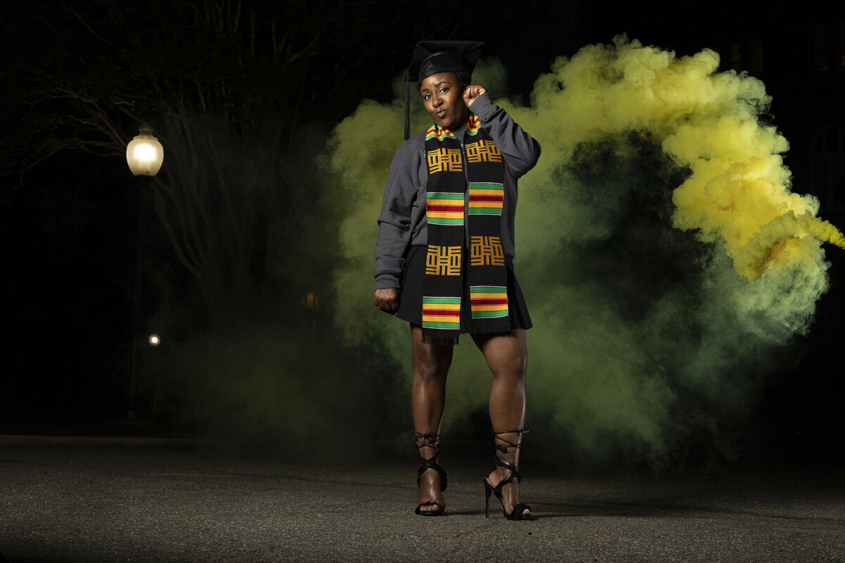 photobyshai-graduationphotoshoot_coloredsmoke
