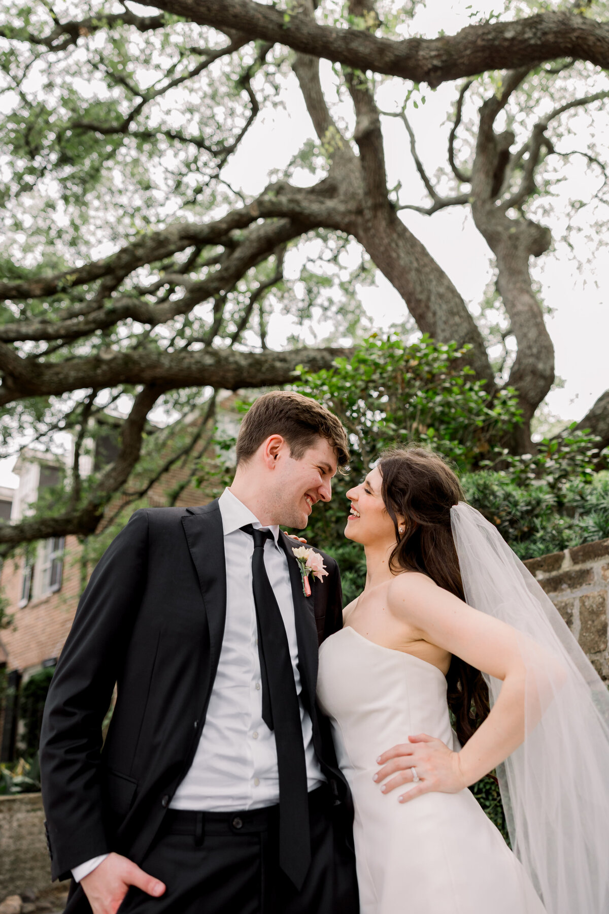 05.30.2025-Historic-Charleston-Elopement-Photos-by-Elizabeth-Ladean-Photography-0101