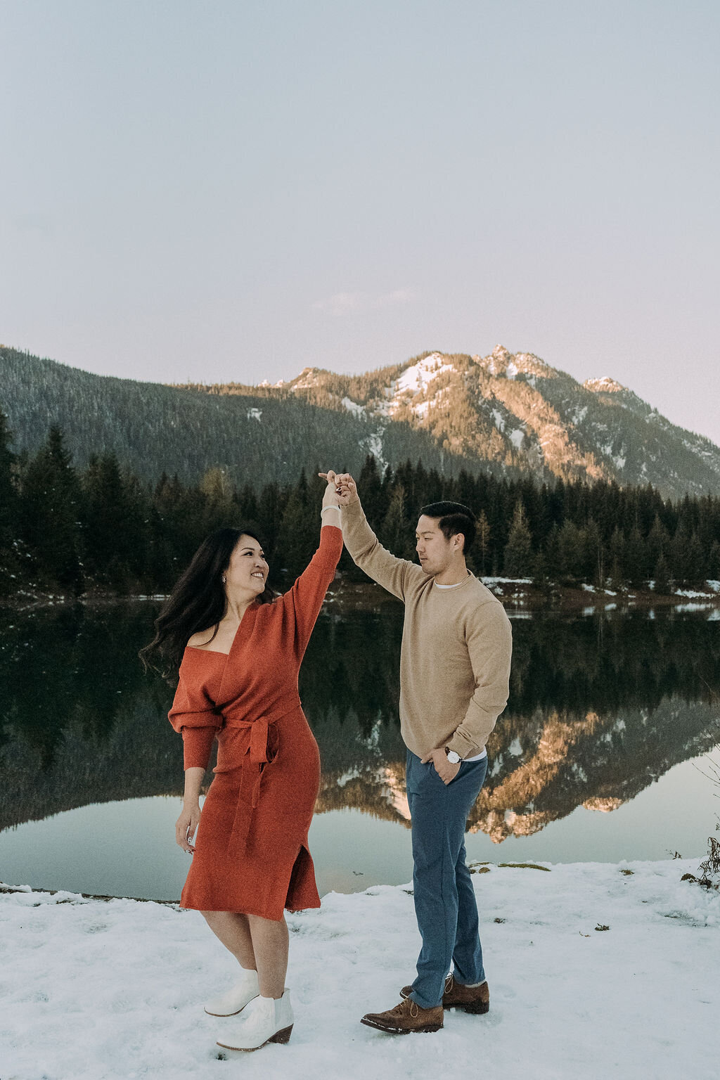 Joyce Li Photography Destination Wedding Elopement Engagement Lifestyle Portrait Photographer West Coast Seattle Washington California goldcreekpondengagement-50