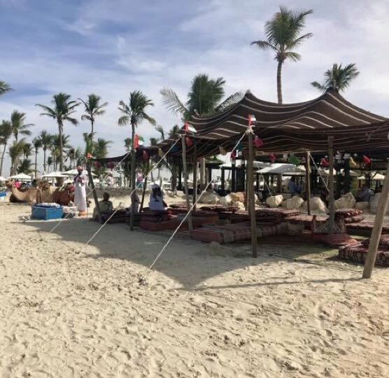 Uschi on the Go, Camel Uschi sets up event