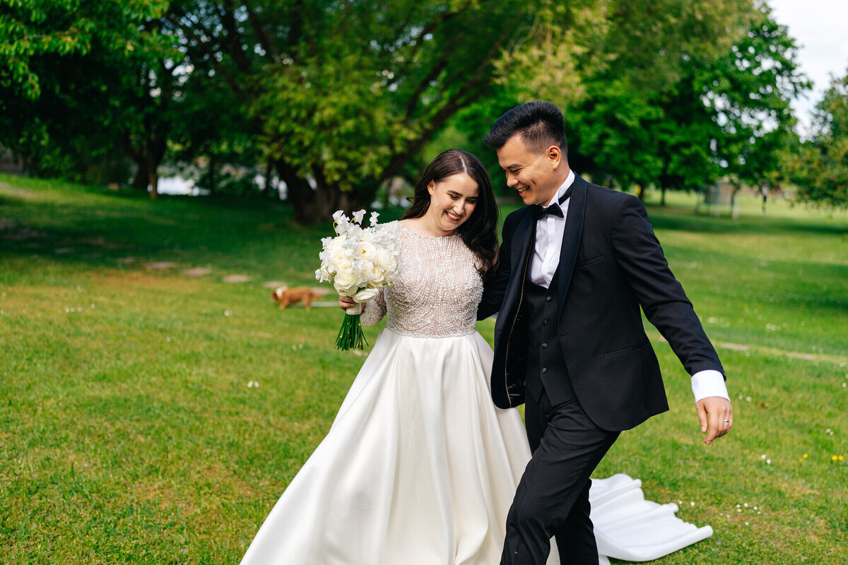 svatba benice procházka novomanželů