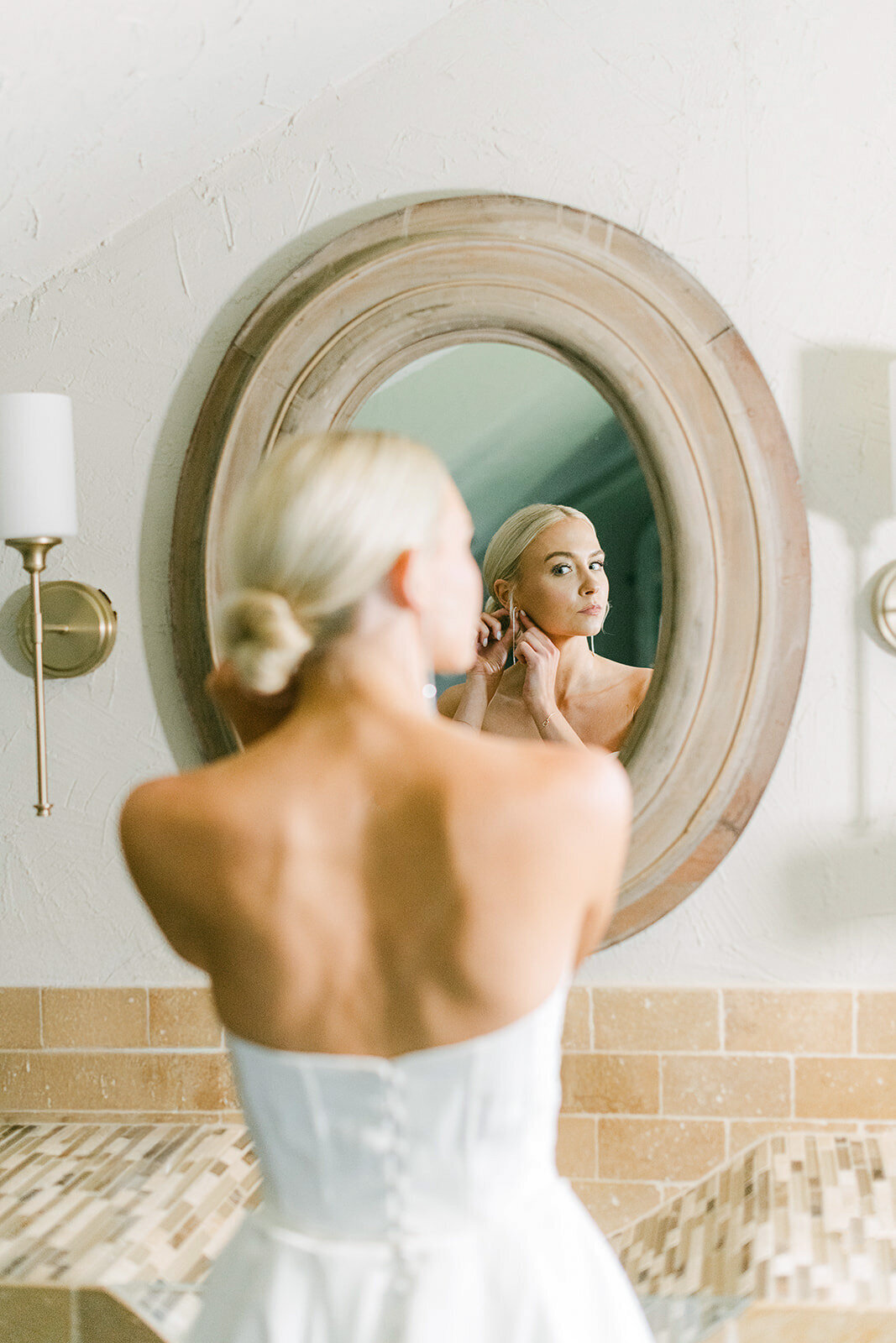Morelock_Sanders_Wedding_GettingReady_TaraHodgesPhotography036
